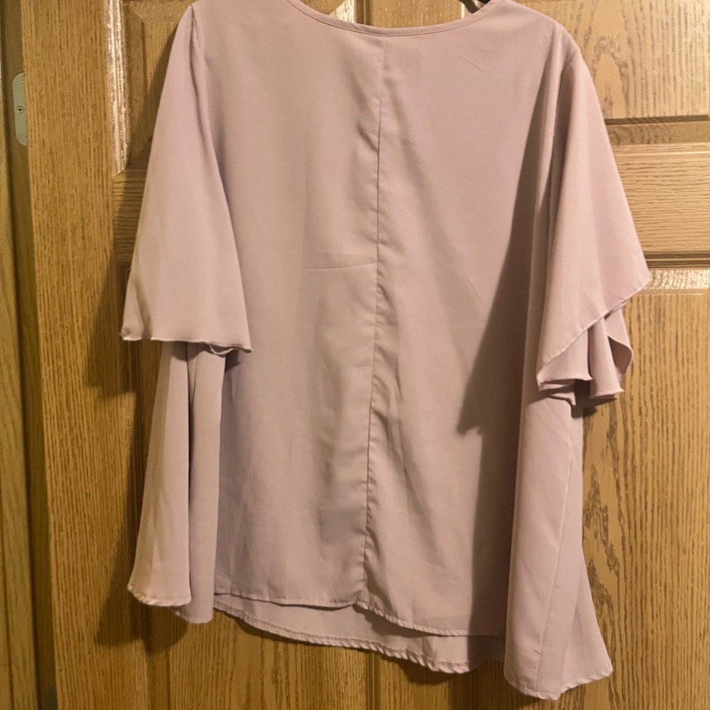 Flowy pink top - Picture 2 of 2